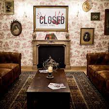 Closed Escape Game