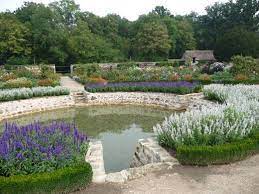 Le potager fleuri du château de Saint-Jean de Beauregard